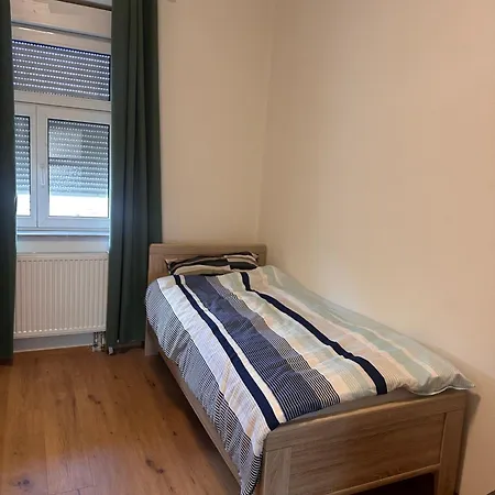 Monteurunterkunft Nahe Tor 1 * Leuna