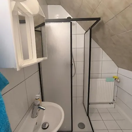 Apartment Monteurunterkunft Nahe Tor 1 *
