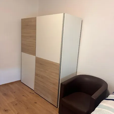 Διαμέρισμα Monteurunterkunft Nahe Tor 1 *